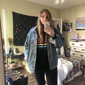 Vintage Levi’s denim jacket. Tag size large.